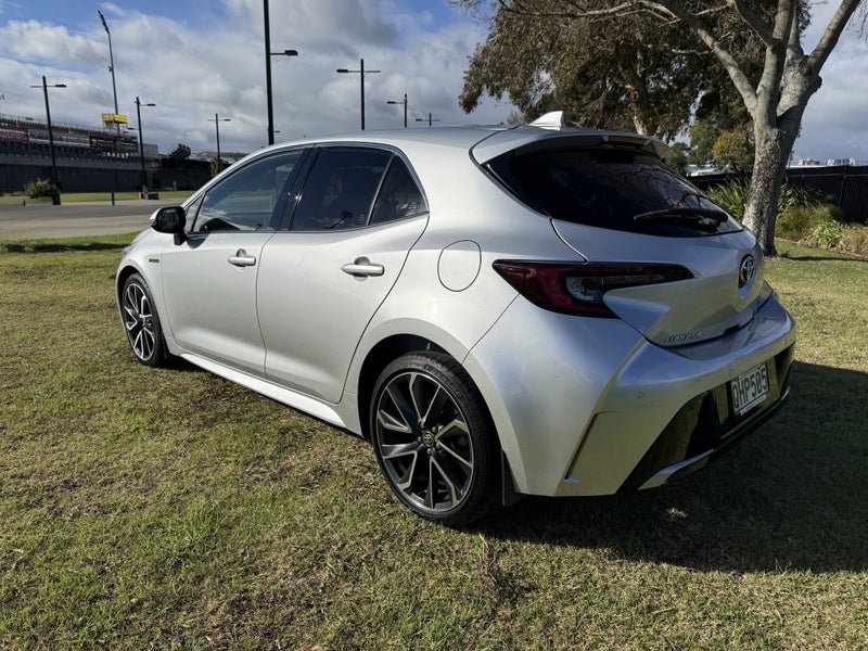 2023 Toyota Corolla ZR 1.8P Hybrid Automatic FW... image 5