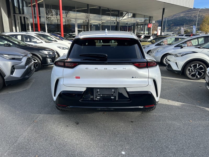 2023 Toyota Crown Sport Z Hybrid AWD image 3