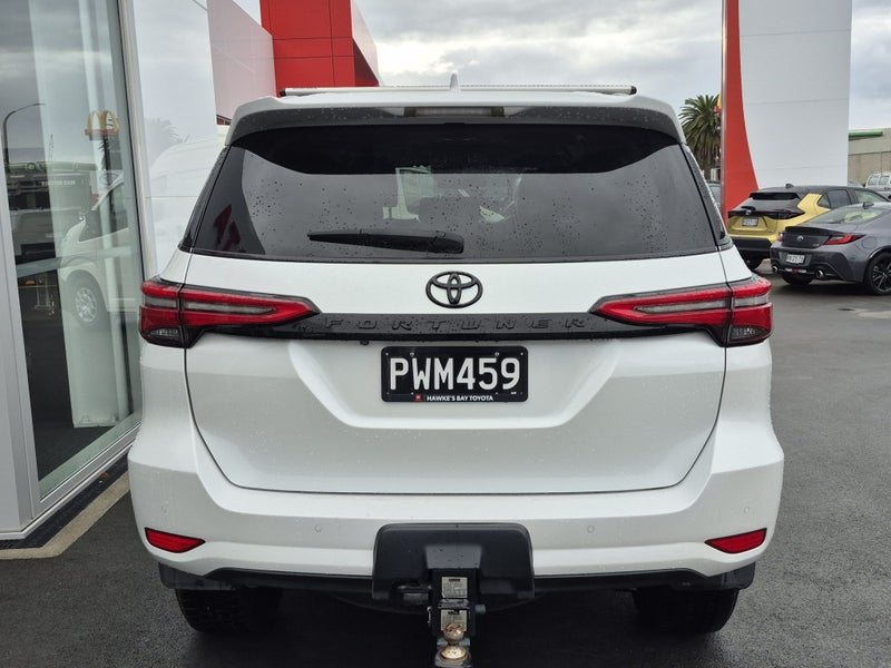 2023 Toyota Fortuner 2.8DT Limited 4WD Auto image 4