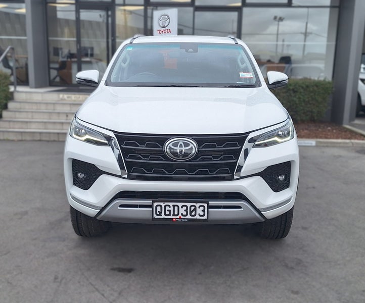 2023 Toyota Fortuner GXL 2.8 Diesel 6 Speed Aut... image 2