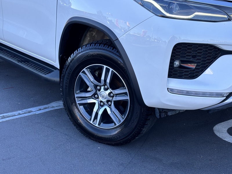 2023 Toyota Fortuner GXL 2.8 DIESEL FAMILY 7 SE... image 5