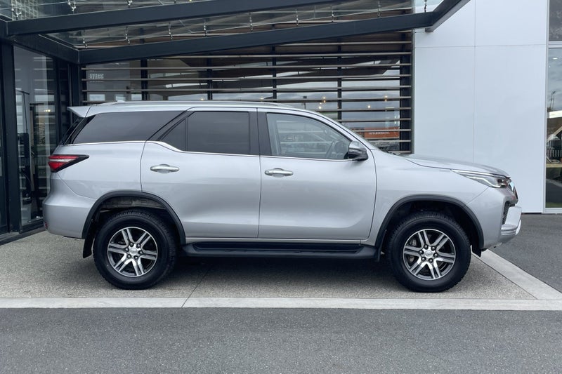 2023 Toyota Fortuner GXL 2.8 Turbo Diesel 4WD SUV image 5