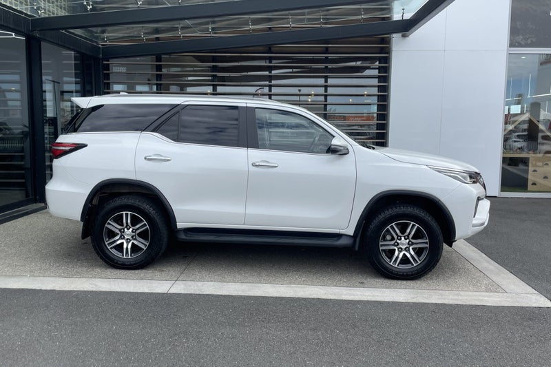 2023 Toyota Fortuner GXL 2.8 Turbo Diesel 4WD SUV image 5
