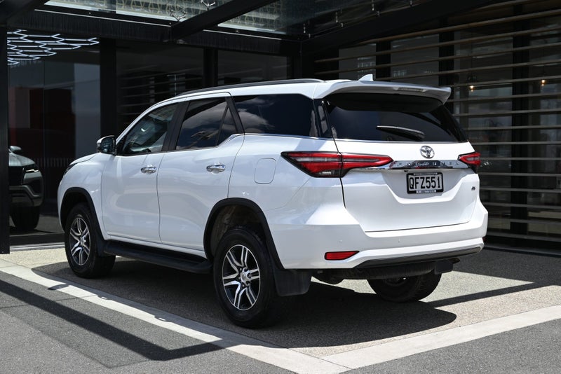 2023 Toyota Fortuner GXL 2.8 Turbo Diesel 4WD W... image 2