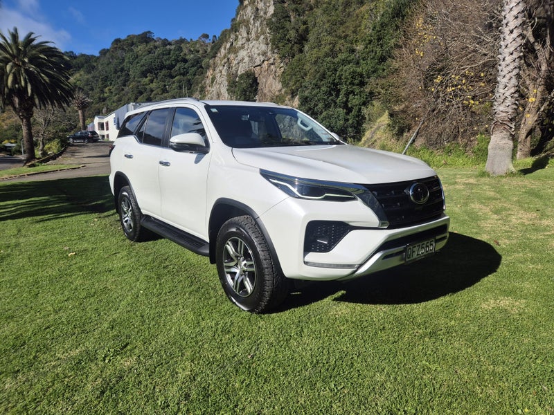 2023 Toyota Fortuner GXL 2.8DT 4WD 7-seater image 3