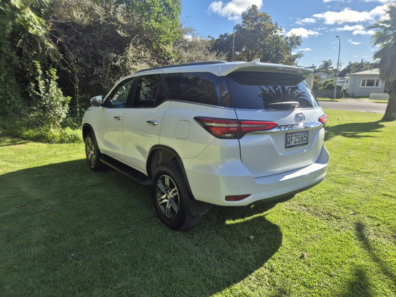 2023 Toyota Fortuner GXL 2.8DT 4WD 7-seater image 4