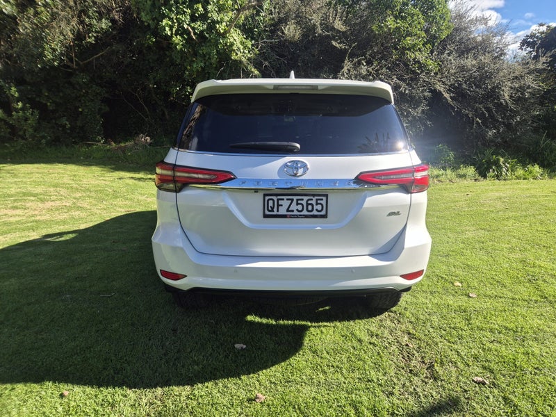 2023 Toyota Fortuner GXL 2.8DT 4WD 7-seater image 5