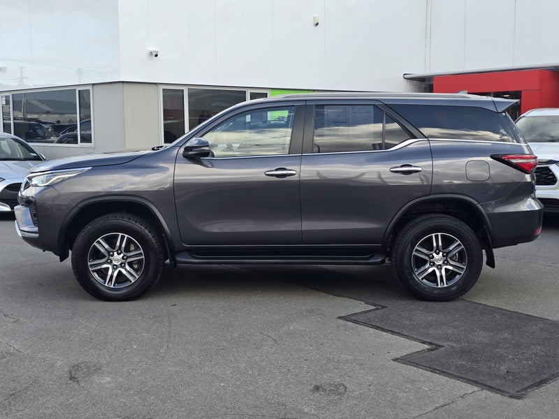 2023 Toyota Fortuner GXL 2.8DT 6AT 4WD image 4
