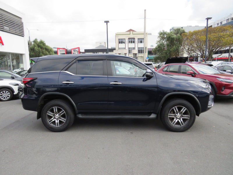 2023 Toyota Fortuner GXL 2.8DT 6AT 4WD image 3