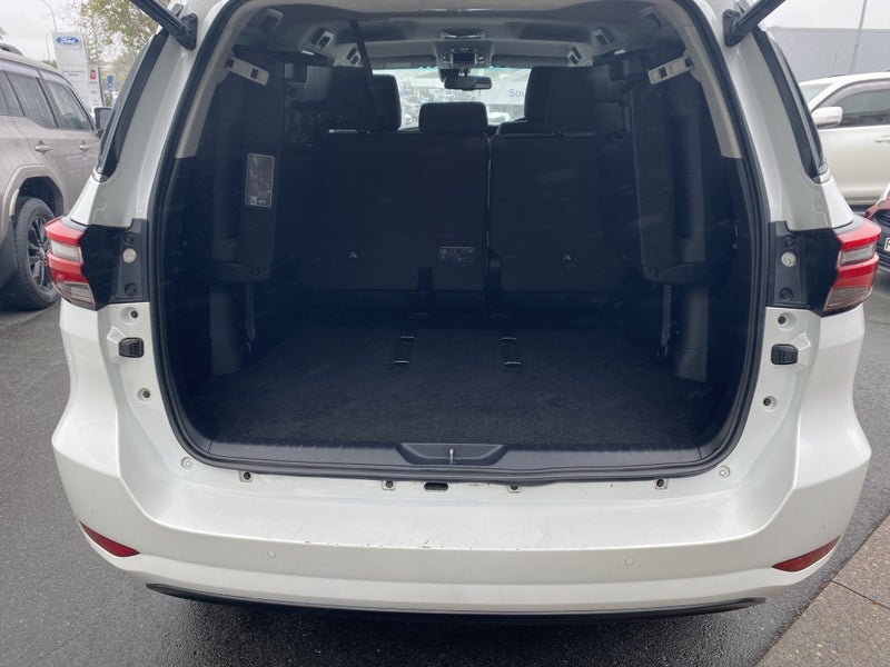 2023 Toyota Fortuner GXL 2.8DT 6AT 4WD 7 Seater... image 5