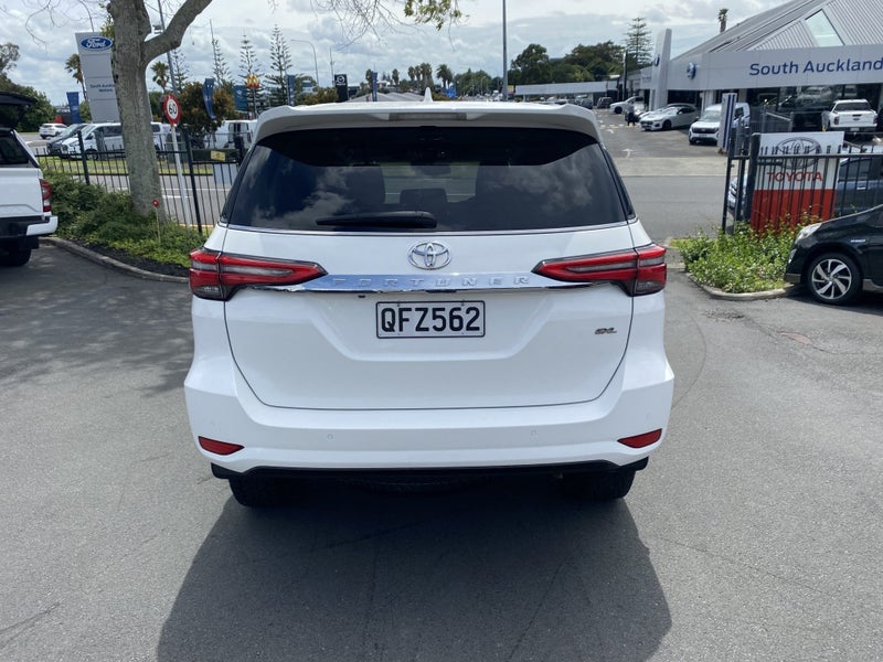 2023 Toyota Fortuner GXL 2.8DT 6AT 4WD WG/5D/7S image 3