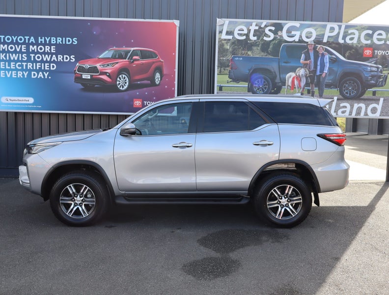 2023 Toyota Fortuner GXL 2.8DT 6AT 4WD WG/5D/7S image 5