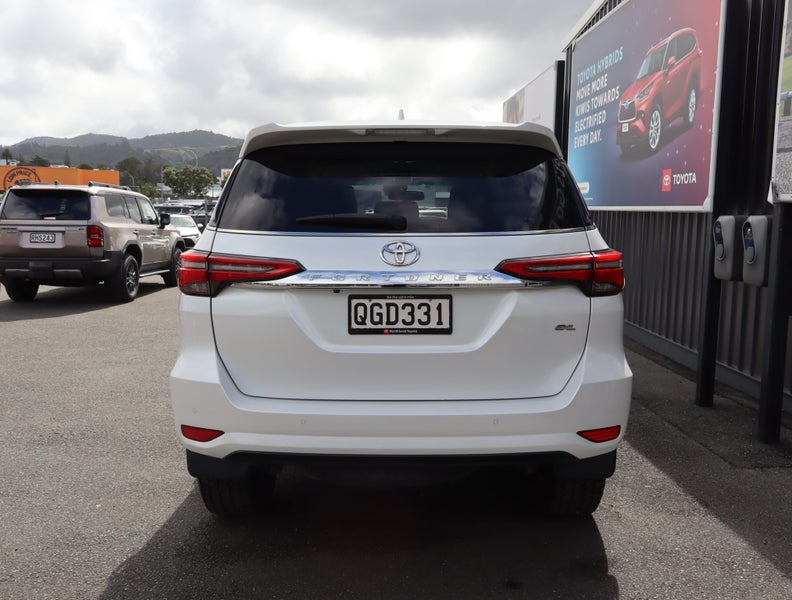 2023 Toyota Fortuner GXL 2.8DT 6AT 4WD WG/5D/7S image 3