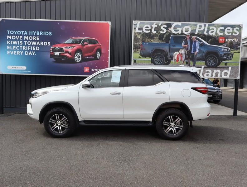 2023 Toyota Fortuner GXL 2.8DT 6AT 4WD WG/5D/7S image 5