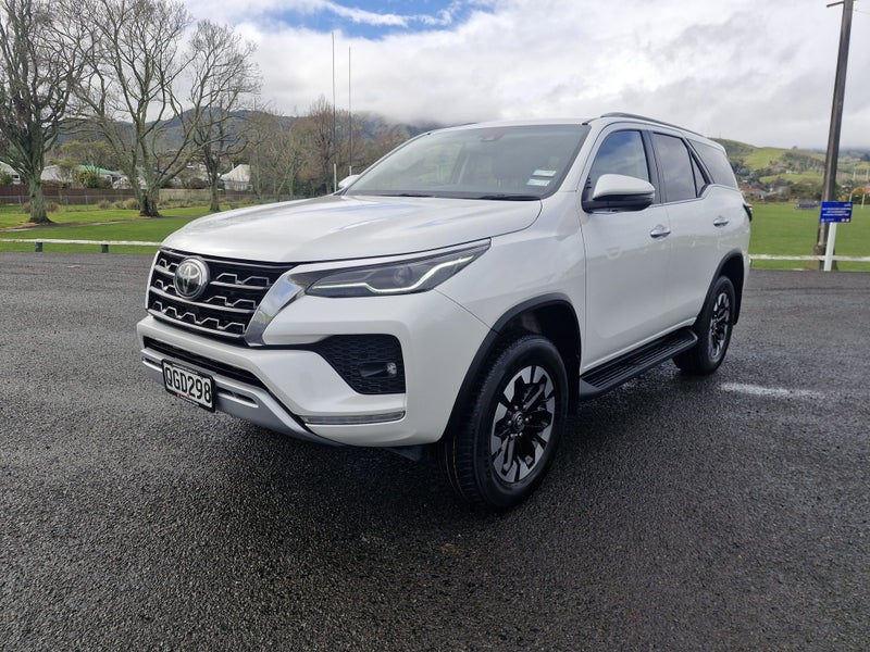 2023 Toyota Fortuner GXL 2.8DT 6AT 4WD WG/5D/7S... image 2