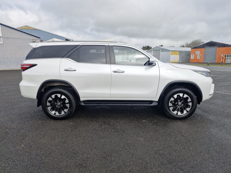 2023 Toyota Fortuner GXL 2.8DT 6AT 4WD WG/5D/7S... image 3