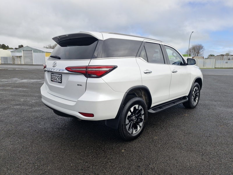 2023 Toyota Fortuner GXL 2.8DT 6AT 4WD WG/5D/7S... image 5