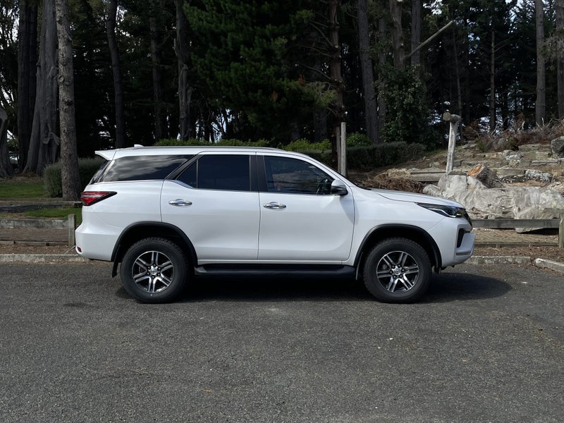 2023 Toyota Fortuner GXL 4WD image 3