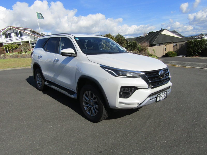 2023 Toyota Fortuner Limited 2.8DT 6AT 4WD image 3