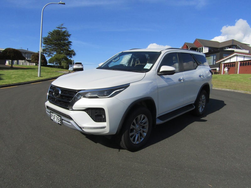 2023 Toyota Fortuner Limited 2.8DT 6AT 4WD image 5