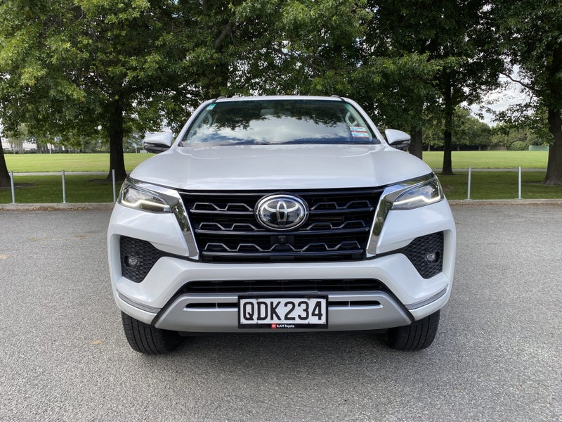 2023 Toyota Fortuner Limited 2.8DT 6AT 4WD 7 Se... image 2