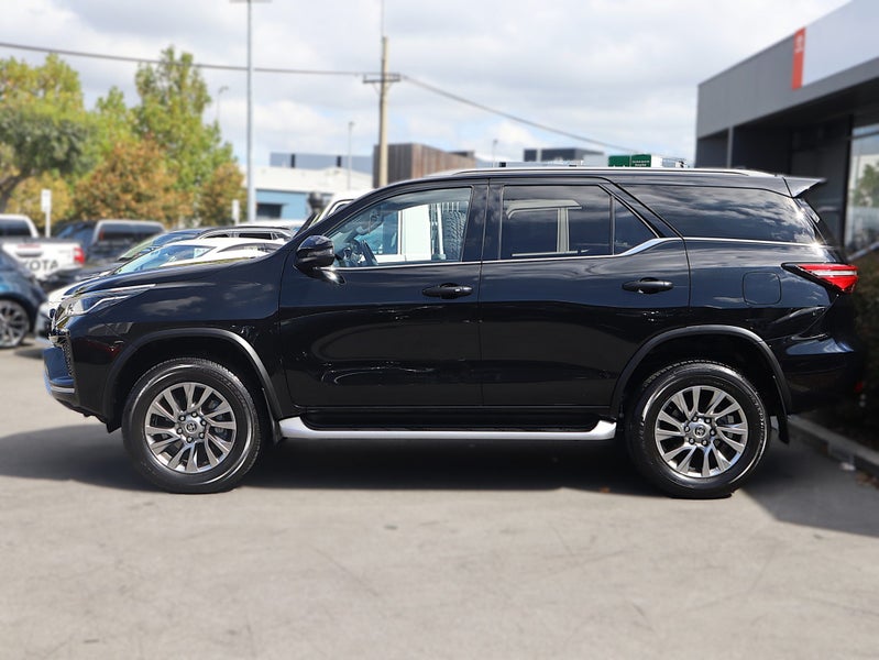 2023 Toyota Fortuner Limited 2.8DT 6AT 4WD 7 Se... image 4