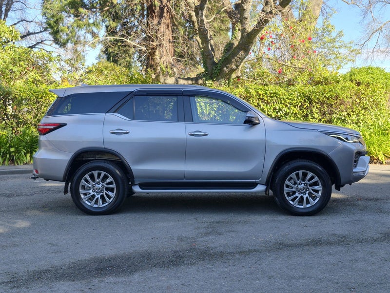 2023 Toyota Fortuner Limited 2.8DT 6AT 4WD (JFS... image 2