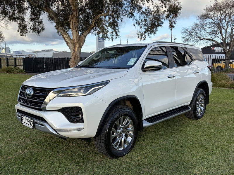 2023 Toyota Fortuner Limited 2.8DT Automatic 4W... image 3