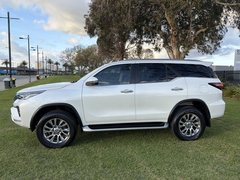2023 Toyota Fortuner Limited 2.8DT Automatic 4W... image 4