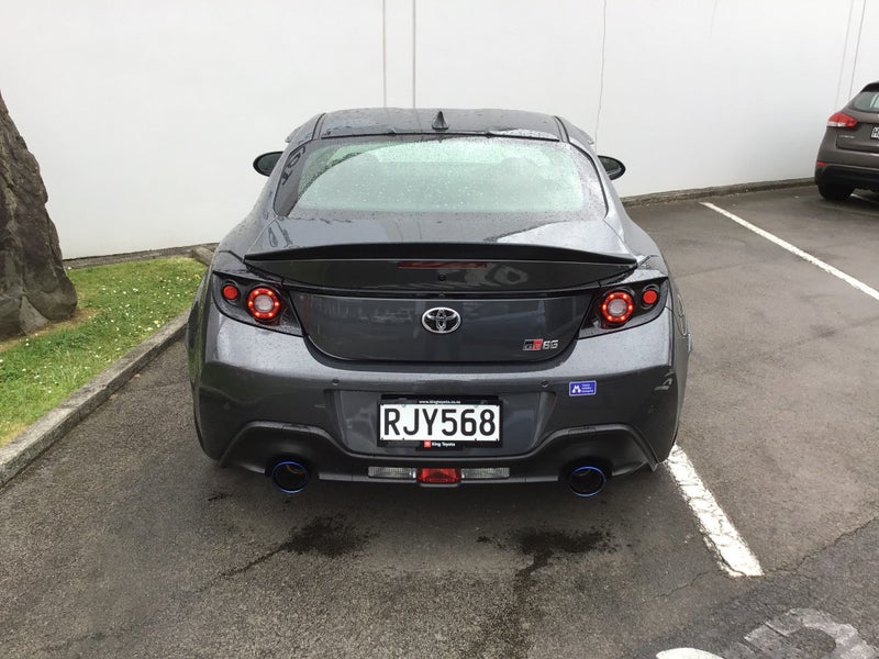 2023 Toyota GR86 RZ 2.4P w extras image 3