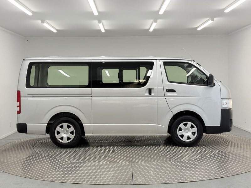 2023 Toyota Hiace 2.0P DX image 2