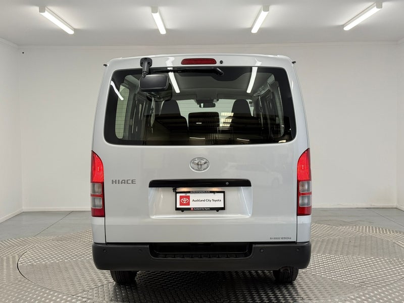 2023 Toyota Hiace 2.0P DX image 4
