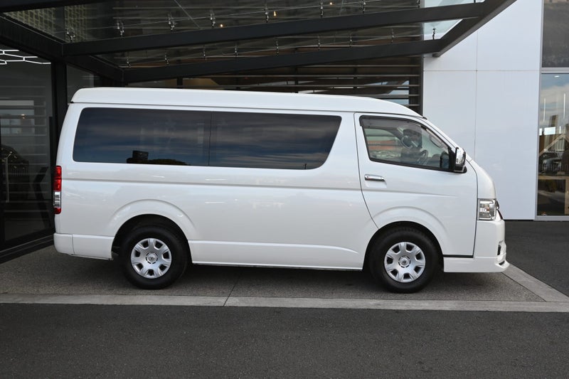 2023 Toyota Hiace 2.7 Petrol RWD Minibus image 5