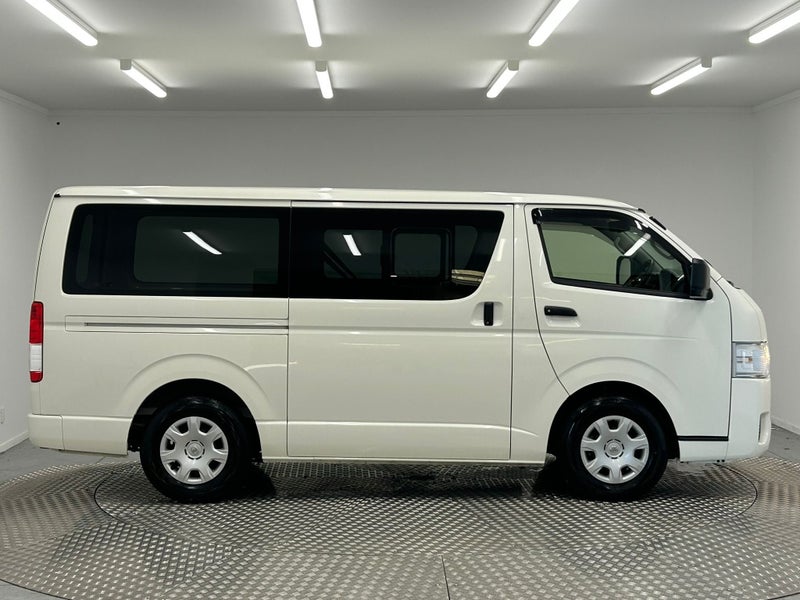 2023 Toyota Hiace 2.8D DX image 2