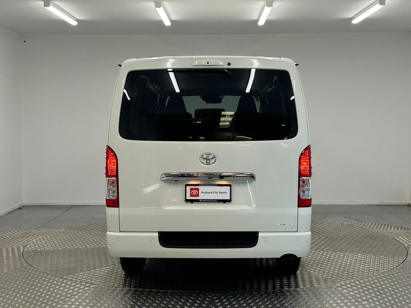 2023 Toyota Hiace 2.8D DX image 4
