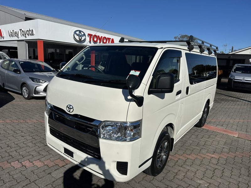 2023 Toyota Hiace 2.8D DX GL Package Van 4WD 5D... image 3