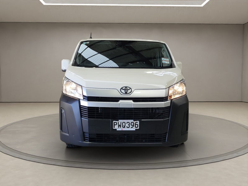 2023 Toyota Hiace 2.8L Diesel Turbo RWD Van image 2