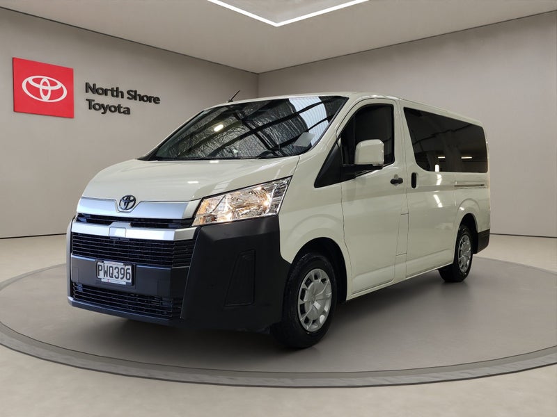 2023 Toyota Hiace 2.8L Diesel Turbo RWD Van image 3