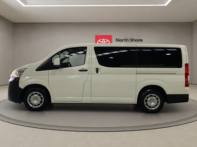 2023 Toyota Hiace 2.8L Diesel Turbo RWD Van image 4