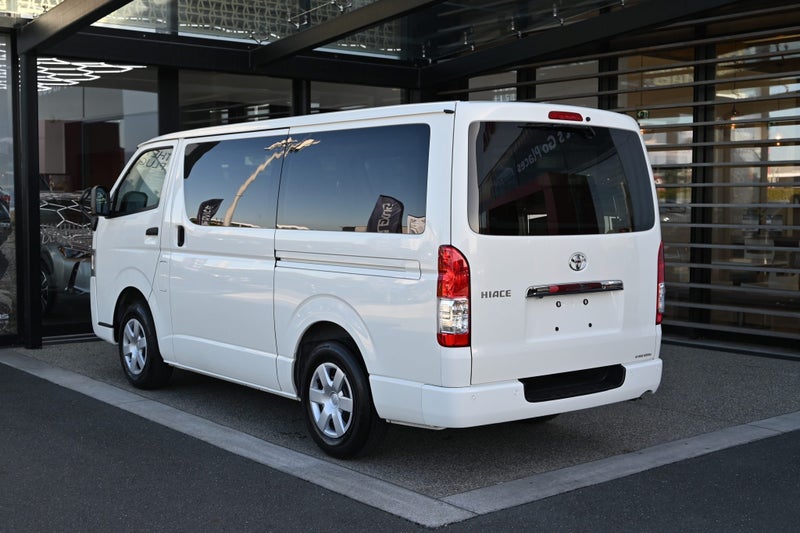 2023 Toyota Hiace DX 2.0 Petrol RWD Van image 2