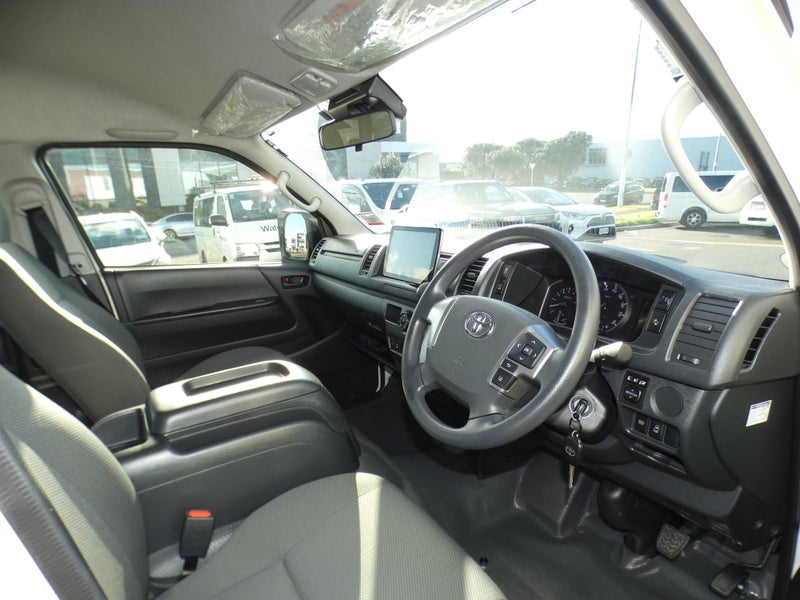2023 Toyota Hiace GL 4WD 10 Seater image 2