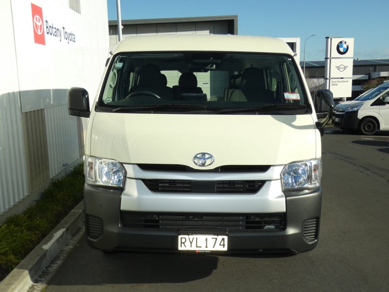 2023 Toyota Hiace GL 4WD 10 Seater image 3