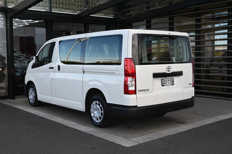 2023 Toyota Hiace ZR 2.8 Turbo Diesel RWD image 2