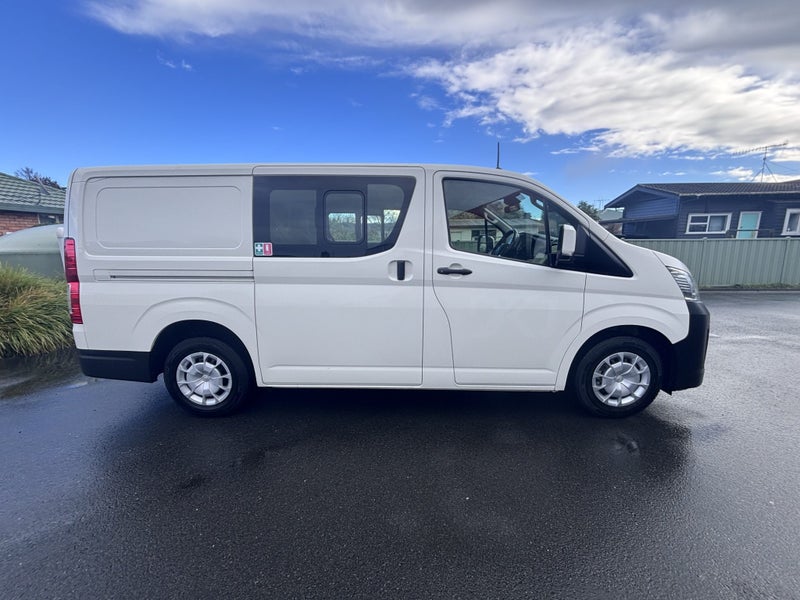 2023 Toyota Hiace ZR 2.8DT 6AT RWD HVN/5D/5S (H... image 2