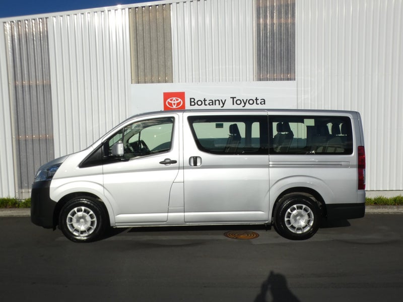 2023 Toyota Hiace ZR 2.8DT 6AT RWD MB/4D/10S (H... image 5