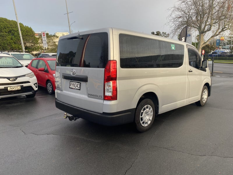 2023 Toyota Hiace ZR 2.8DT 6AT RWD MB/4D/10S (H... image 2