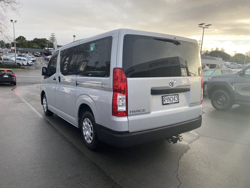 2023 Toyota Hiace ZR 2.8DT 6AT RWD MB/4D/10S (H... image 5