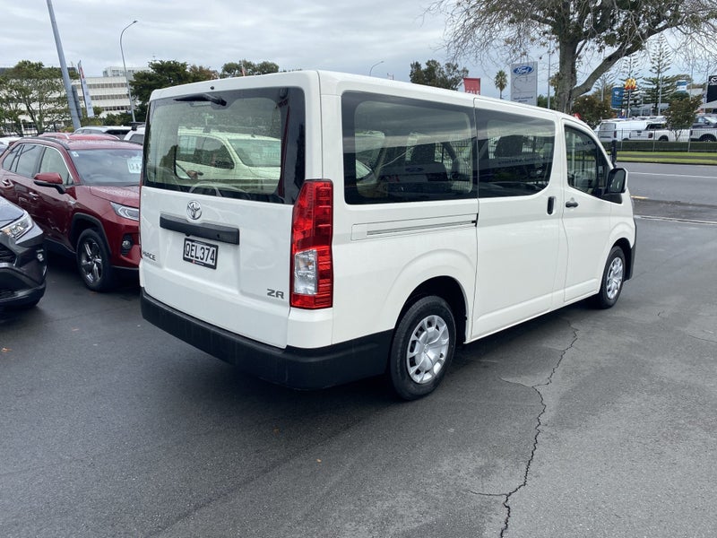 2023 Toyota Hiace ZR 2.8DT/6MT image 2
