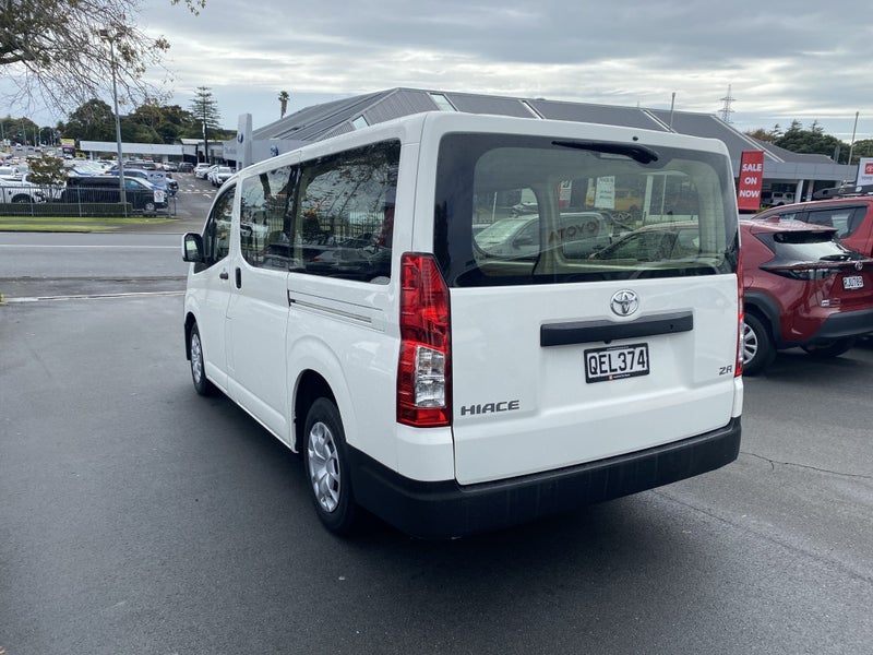 2023 Toyota Hiace ZR 2.8DT/6MT image 5