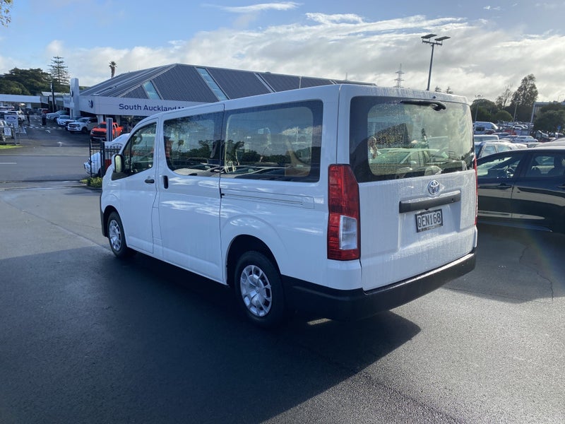 2023 Toyota Hiace ZR 2.8DT/6MT image 5